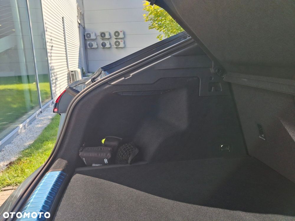 Audi Q3 Sportback - 12