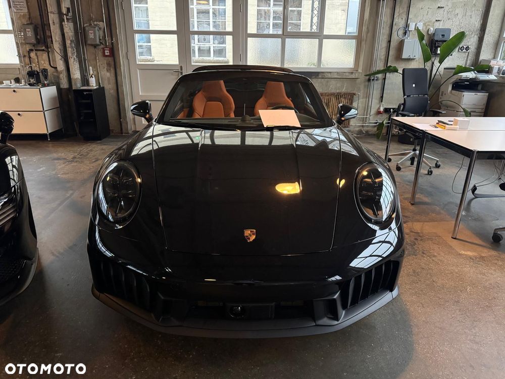 Porsche 911 Targa 4 GTS PDK - 1