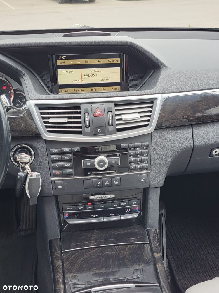 Mercedes-Benz Klasa E 350 CDI 4-Matic Avantgarde - 29