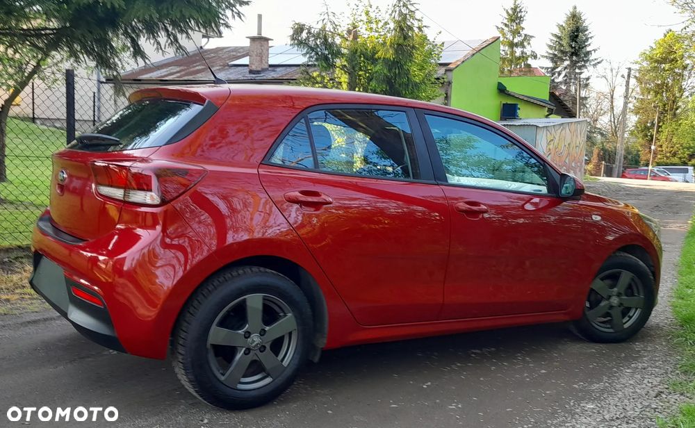 Kia Rio - 20