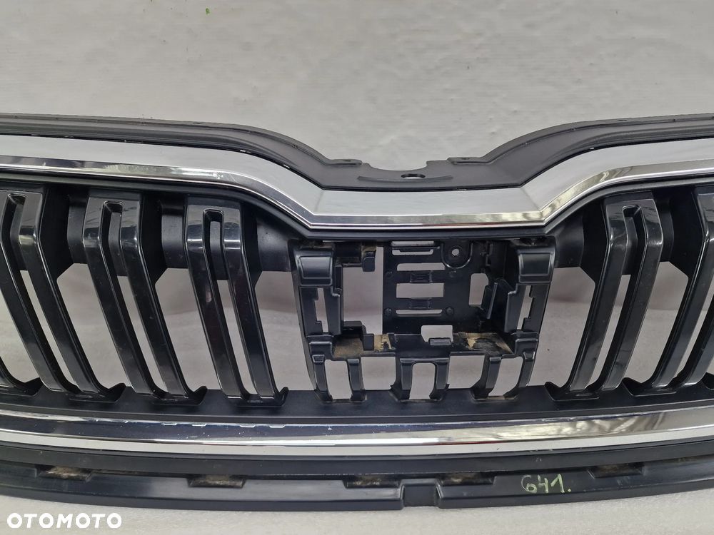 SKODA KAMIQ 19- ATRAPA / GRILL PRZEDNI PRZÓD , NR 658853653 , NR AUKCJI GL641 - 4