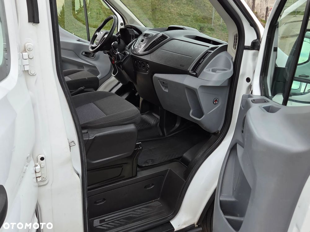 Ford Transit - 17