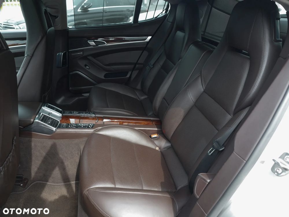 Porsche Panamera Turbo S PDK - 11