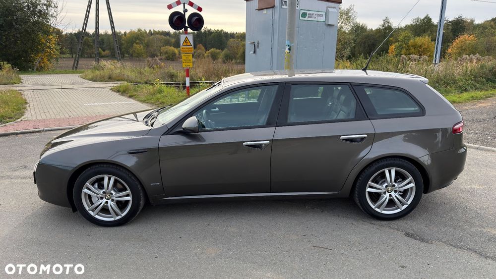 Alfa Romeo 159 1.9 JTDM 16V DPF Distinctive - 9