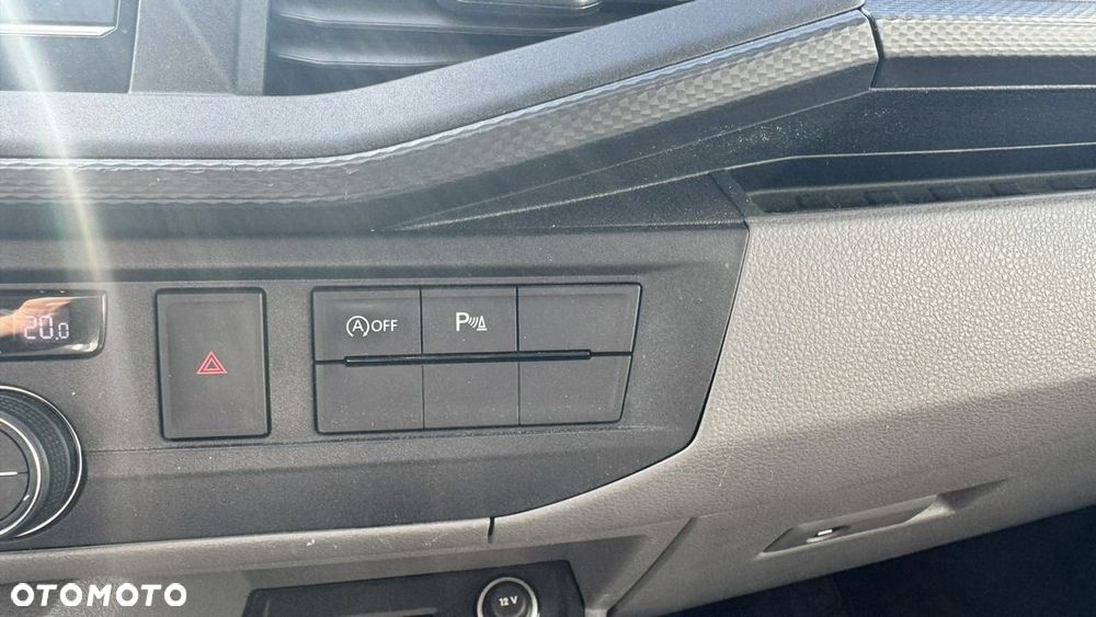 Volkswagen Caravelle - 16