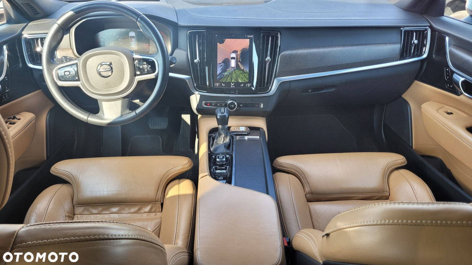 Volvo V90 Cross Country - 32