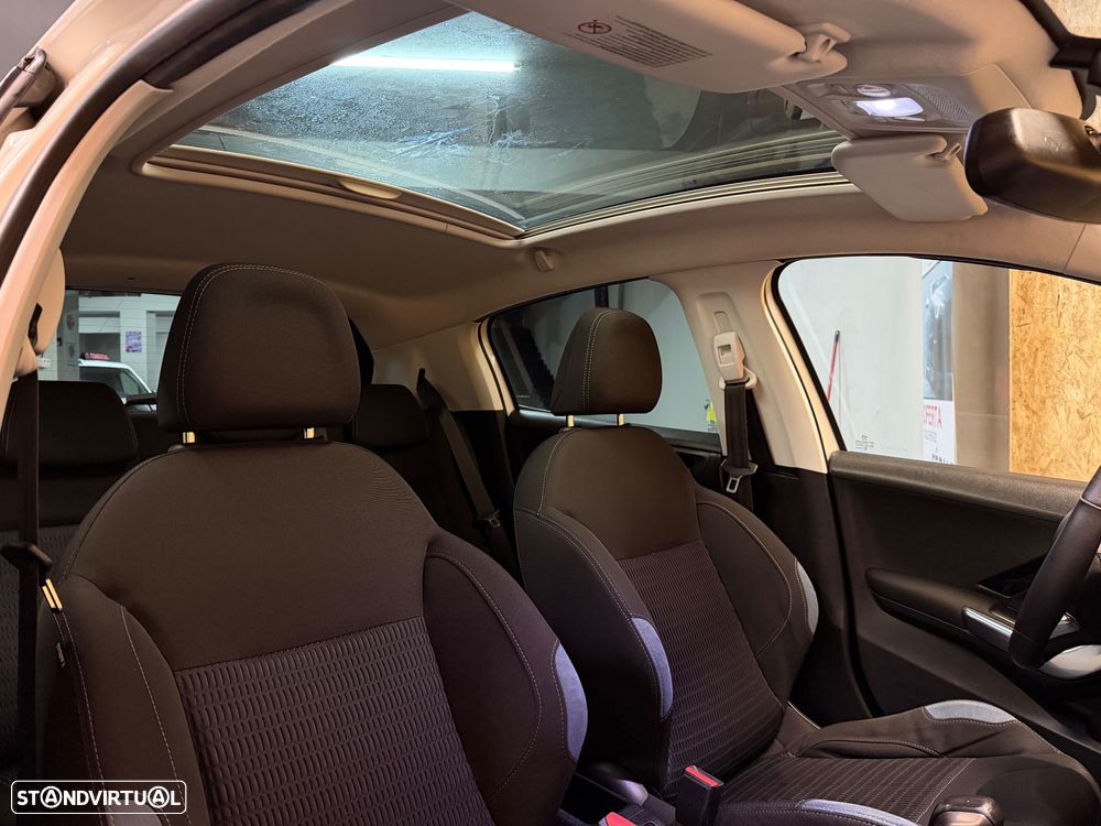 Peugeot 208 82 VTI Allure - 13