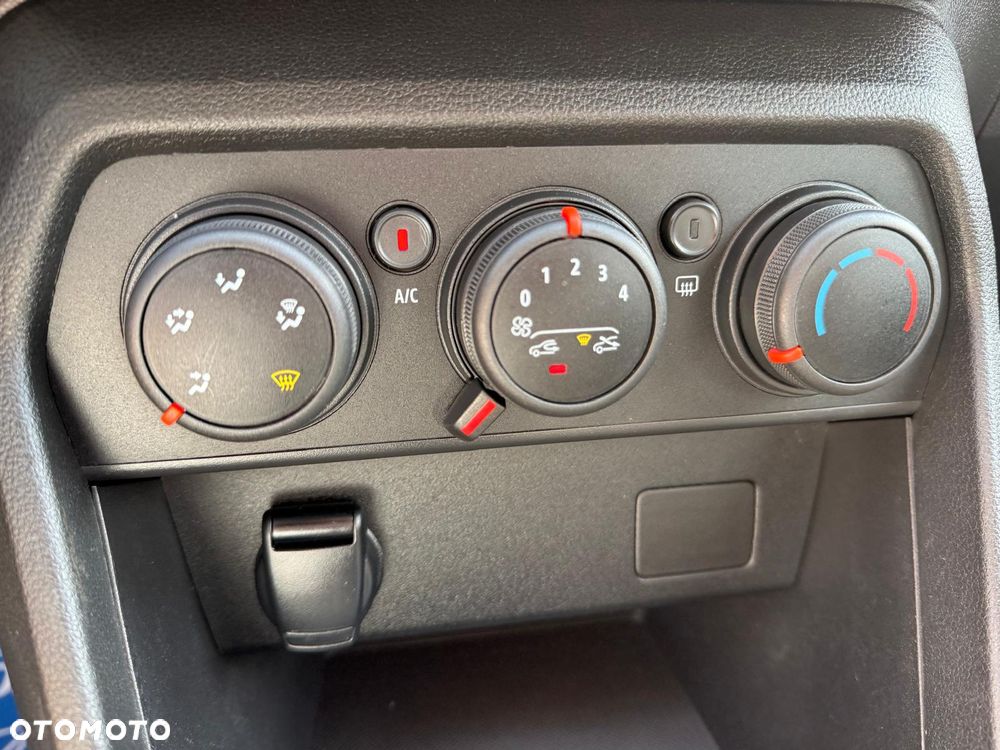 Dacia Sandero Stepway TCe 90 Essential - 24