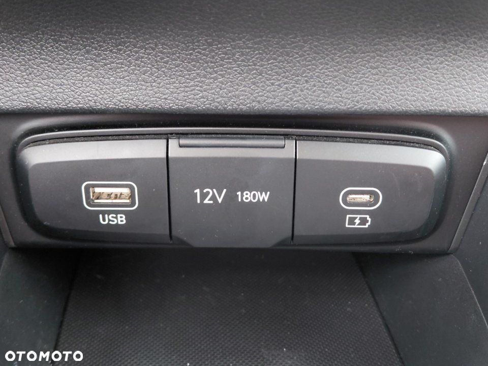 Hyundai i20 - 24