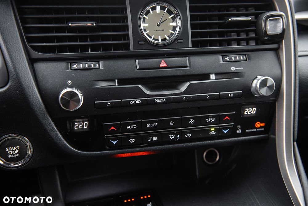 Lexus RX 200t - 23