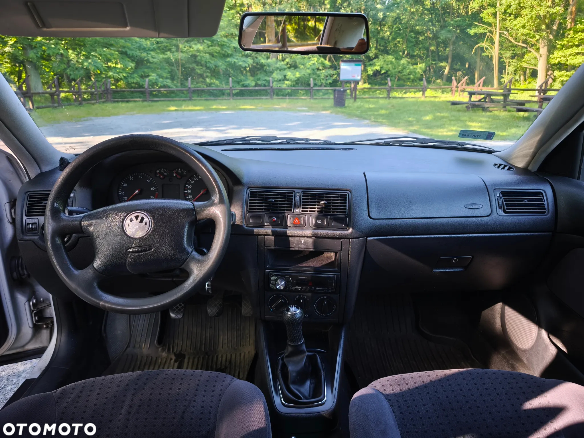 Volkswagen Golf 1.6 - 10
