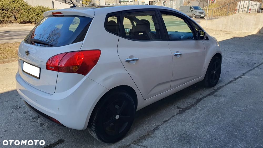 Kia Venga 1.6 CVVT Titanium Collection - 8