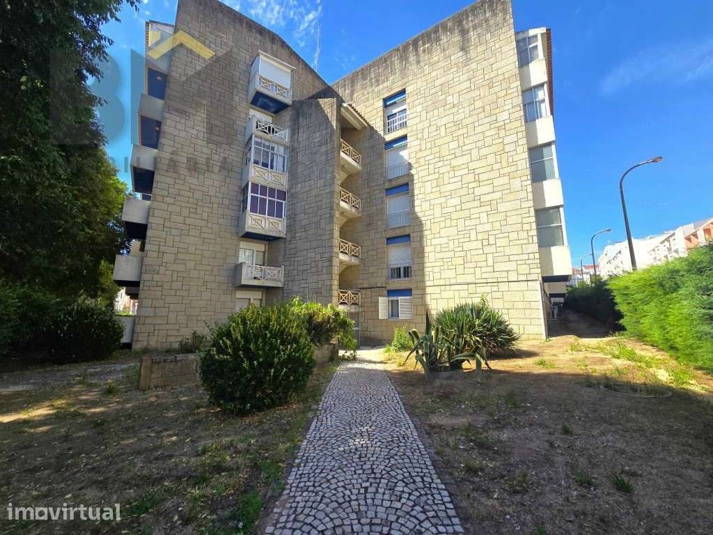 Excelente Oportunidade de Investimento: Apartamento T3 Totalmente R... - Grande imagem: 2/24