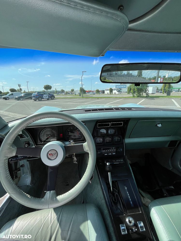 Chevrolet Corvette - 10