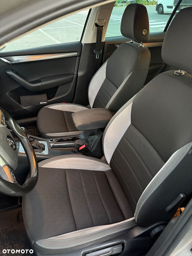 Skoda Octavia 2.0 TDI (Green tec) DSG Joy - 8