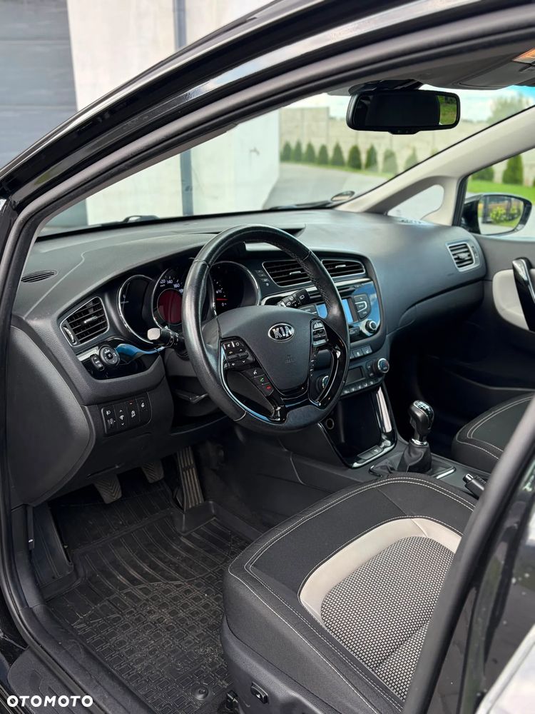 Kia Ceed 1.6 CRDi 128 ISG Edition 7 - 25