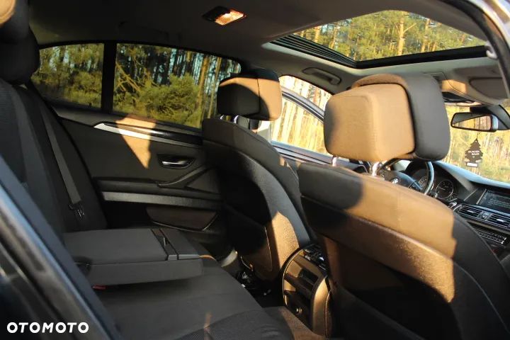 BMW Seria 5 520d - 23