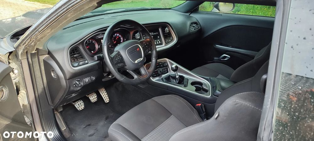 Dodge Challenger - 6