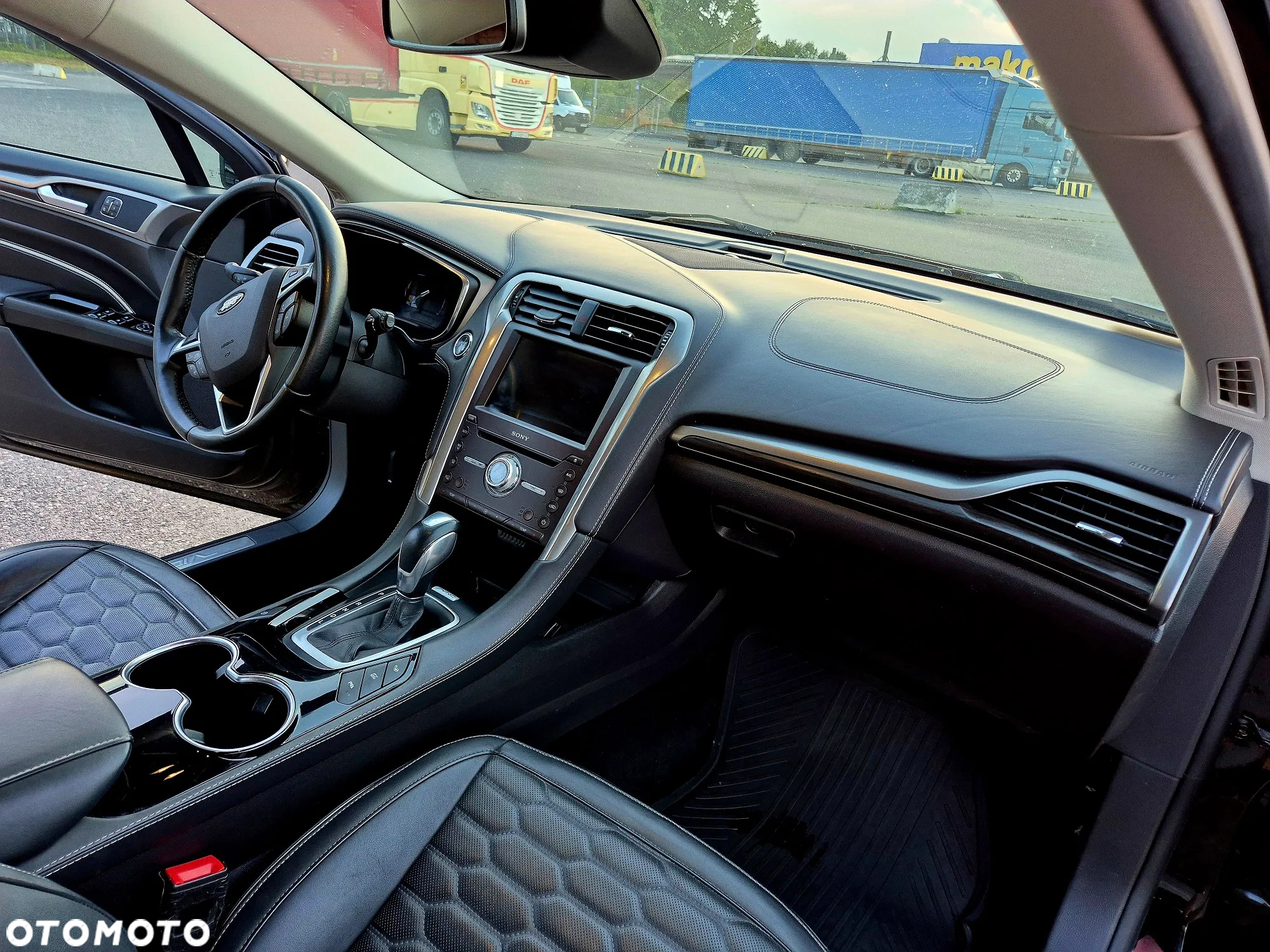 Ford Mondeo 2.0 Hybrid Vignale - 11