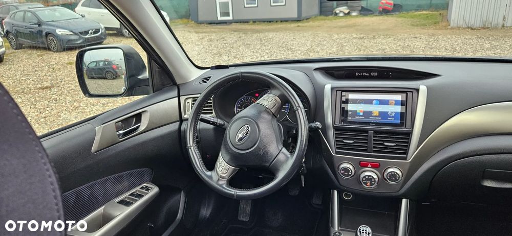 Subaru Forester 2.0X Exclusive - 23