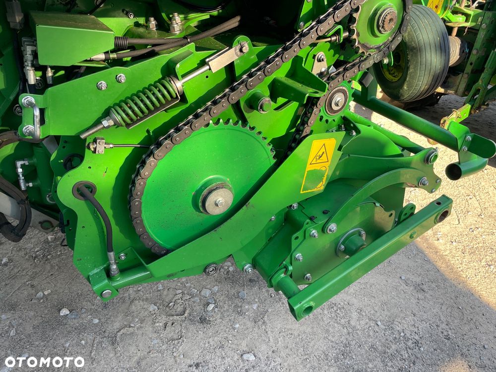 John Deere V461M - 13