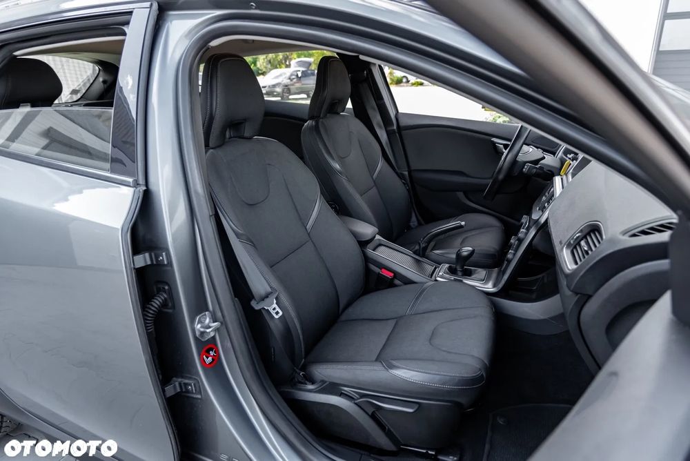 Volvo V40 Cross Country D2 Summum - 33