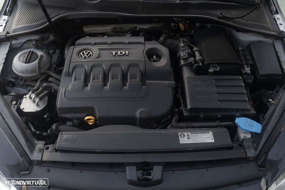VW Golf 1.6 TDi BlueMotion Confortline - 23
