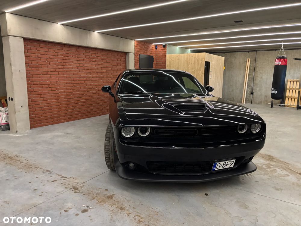 Dodge Challenger - 10