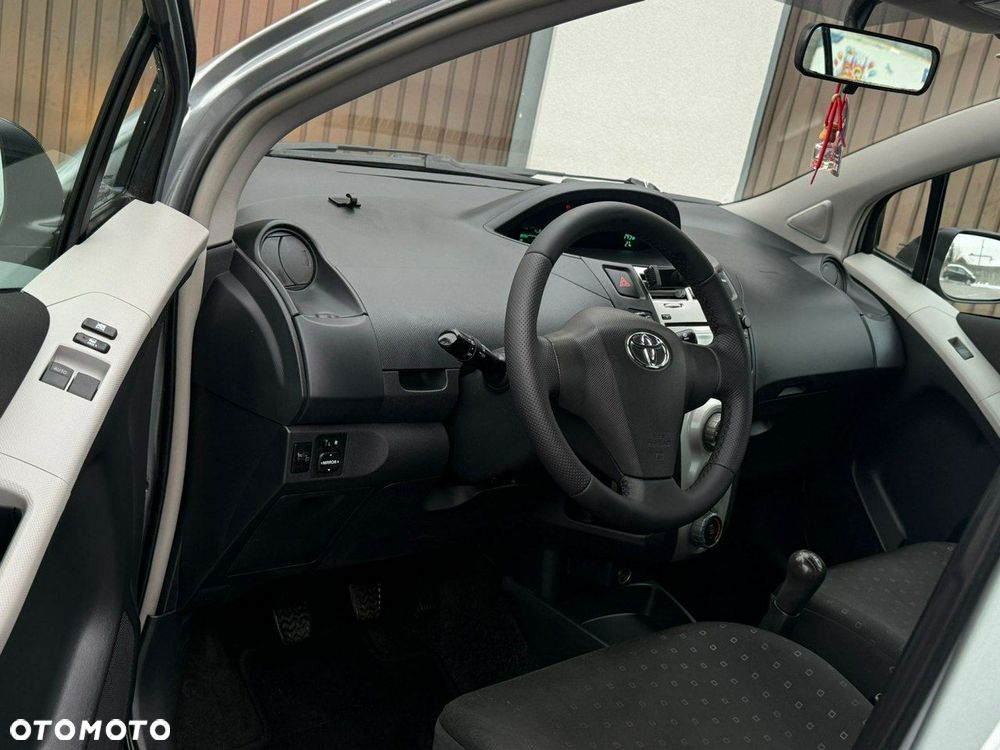 Toyota Yaris - 21