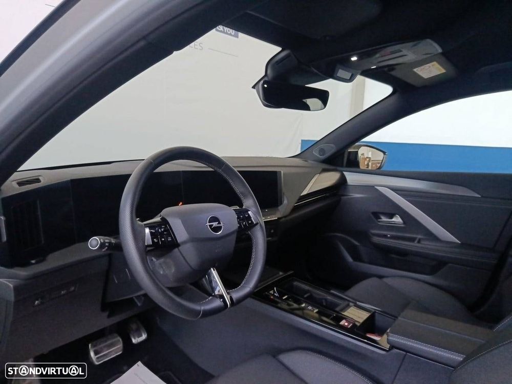Opel Astra Sports Tourer - 8