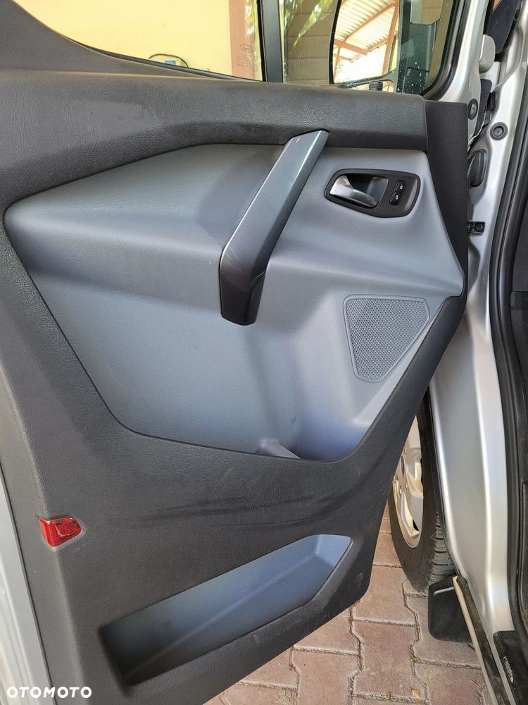 Ford TRANSIT CUSTOM - 24