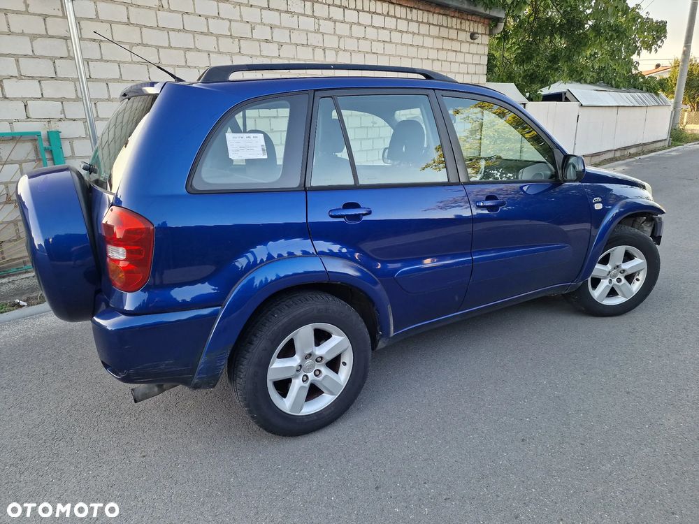 Toyota RAV4 D-4D 4x4 - 11