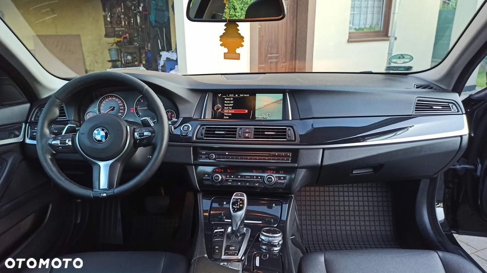 BMW Seria 5 525d xDrive Luxury Line - 7