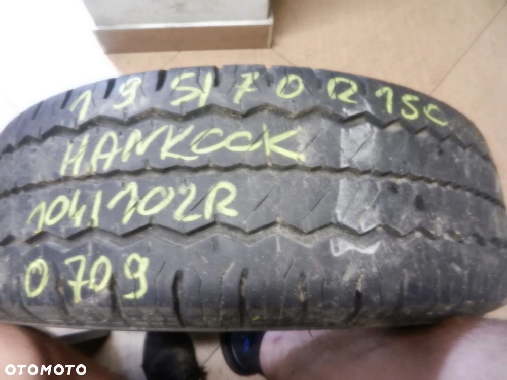 Opona pojedyńcza 195/70r15c hankook radial ra08 7mm lato - 1