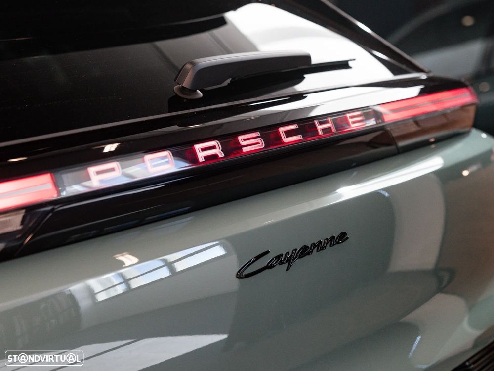 Porsche Cayenne Electric - 15