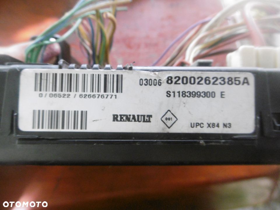 skrzynka bezpieczników moduł UPC Scenic megane 8200262385A S118399300E - 2
