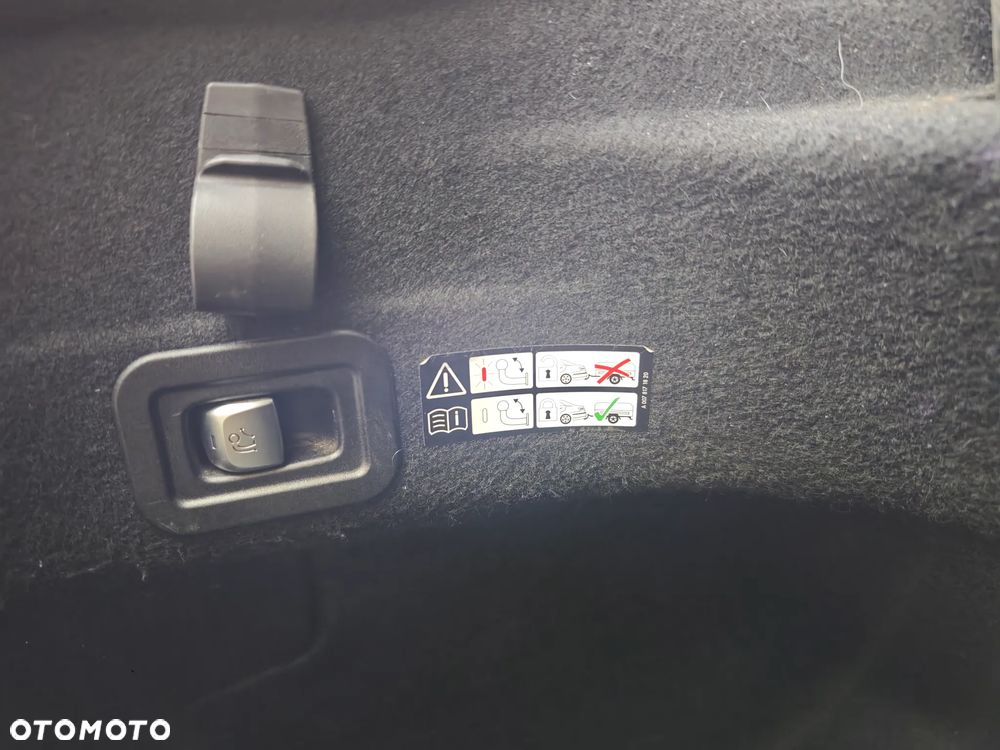 Mercedes-Benz Klasa C 200 4-Matic 9G-TRONIC - 18