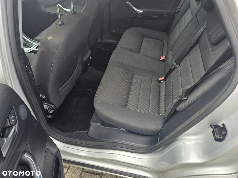 Ford Mondeo 2.0 SCTi Ghia - 20
