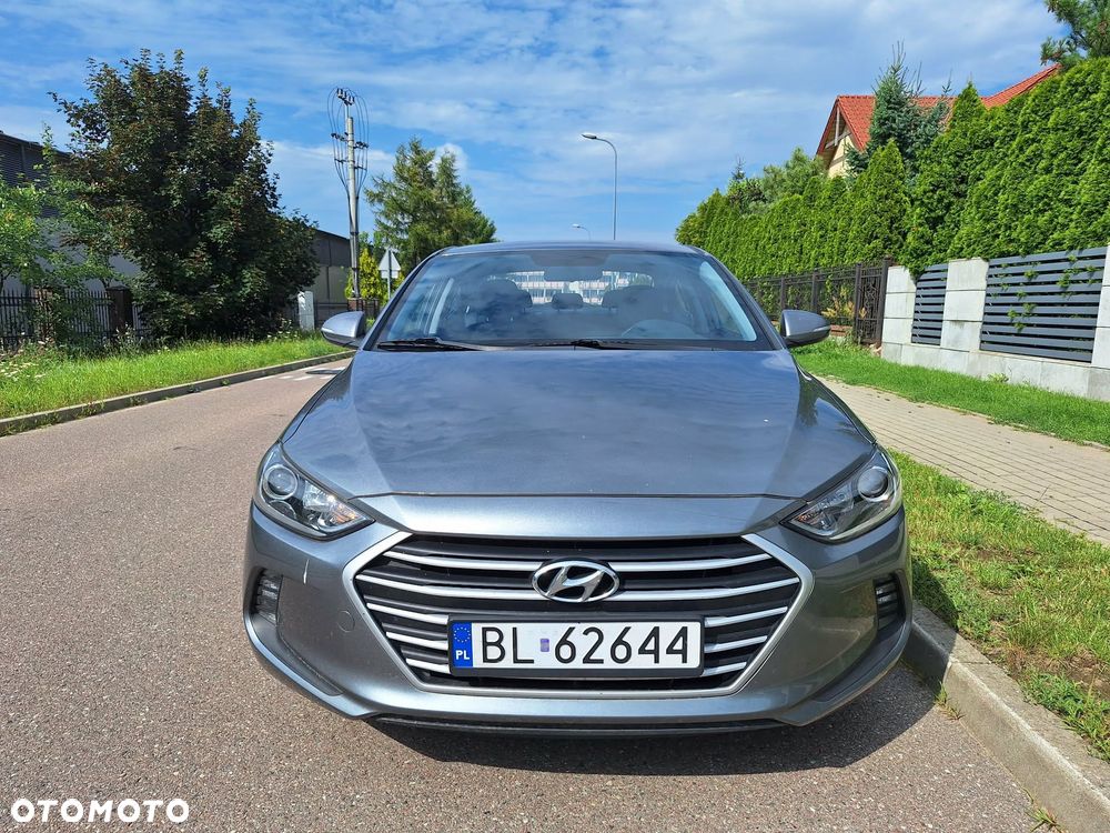 Hyundai Elantra - 3