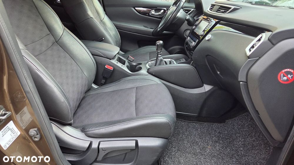 Nissan Qashqai 1.6 DIG-T N-Connecta - 34
