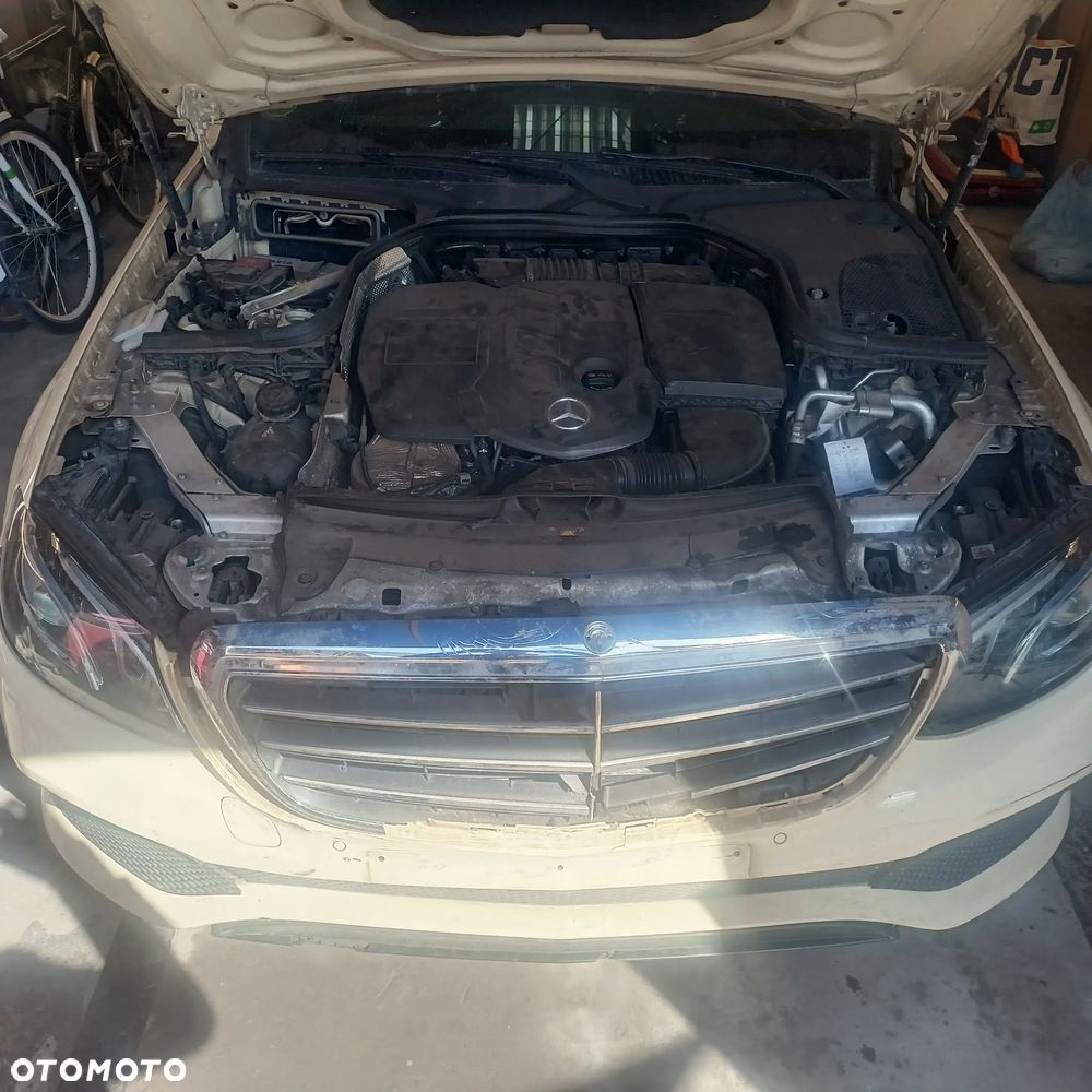 Mercedes-Benz Klasa E 200 d 9G-TRONIC - 2