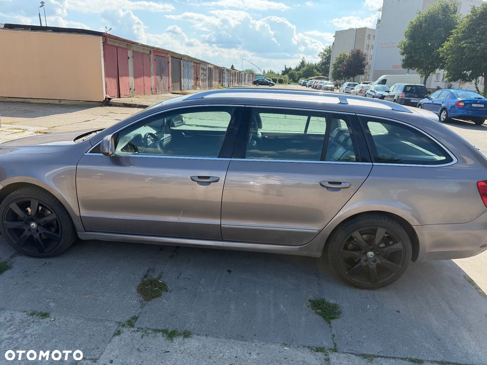 Skoda Superb 2.0 TDI Comfort DSG - 2