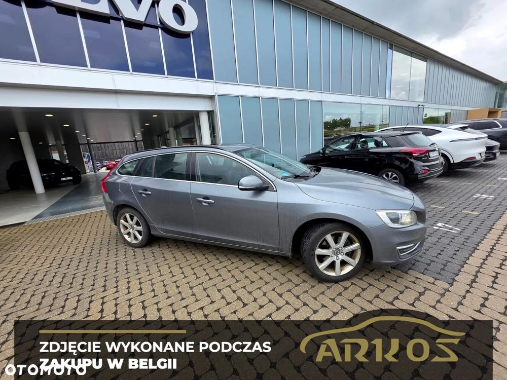 Volvo V60 D4 Summum - 1