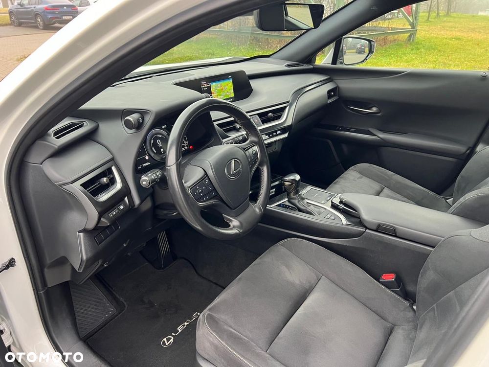 Lexus UX 250h Elegance 2WD - 14