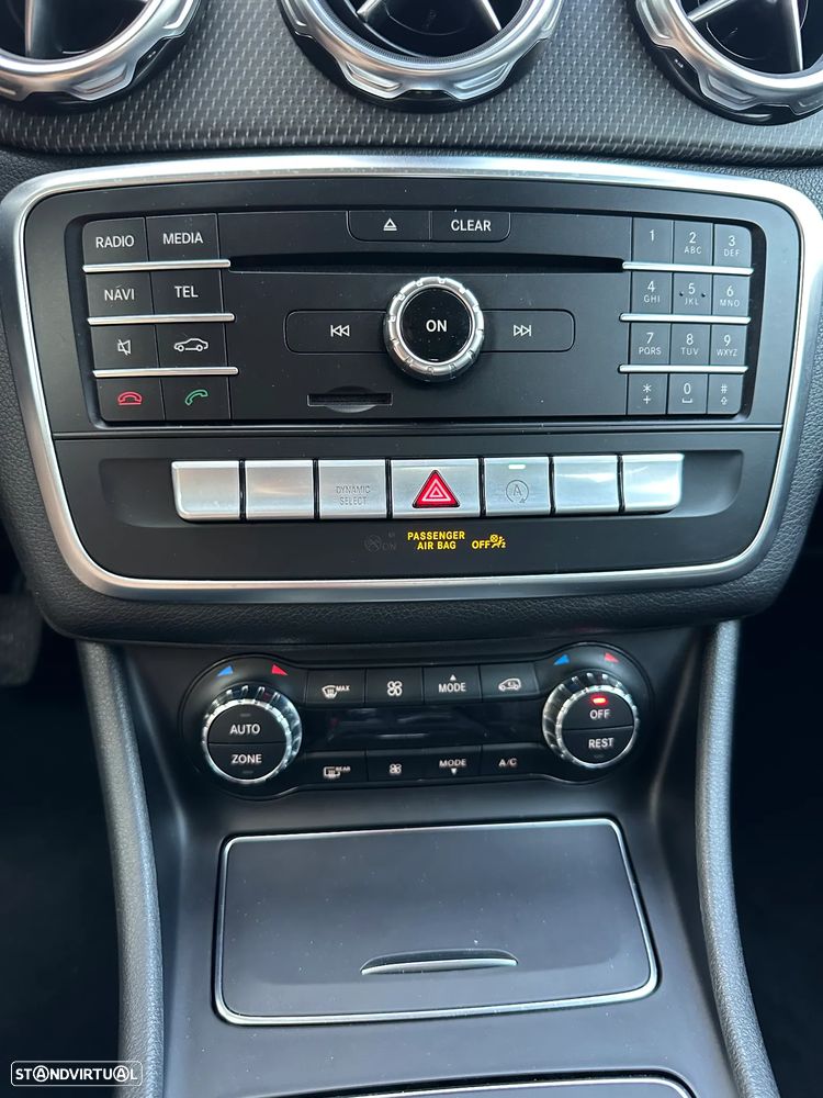 Mercedes-Benz GLA 200 d 7G-DCT Urban - 12