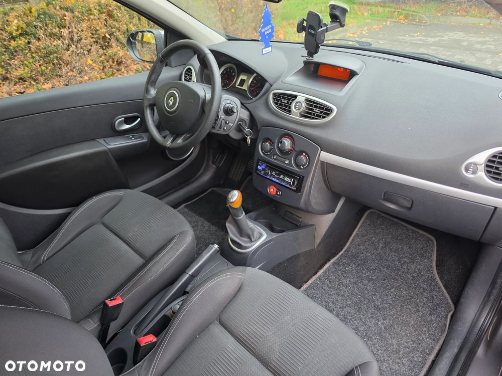 Renault Clio 2009 photo 5