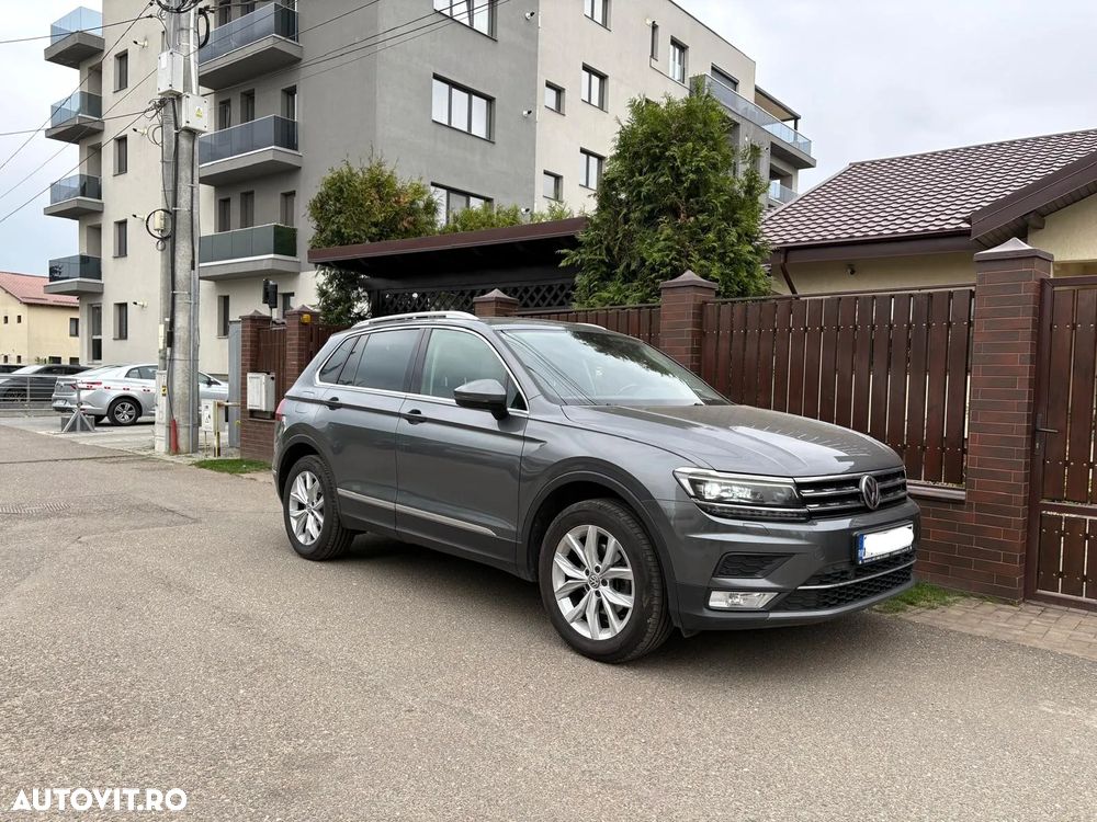 Volkswagen Tiguan - 1
