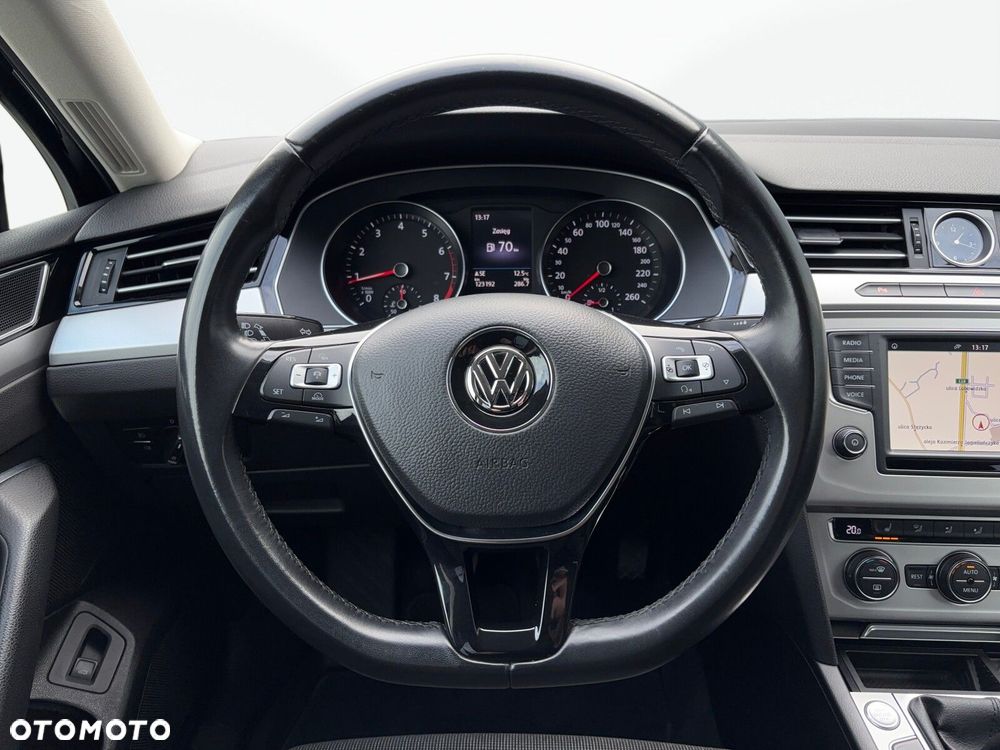 Volkswagen Passat 1.8 TSI BMT Comfortline - 12