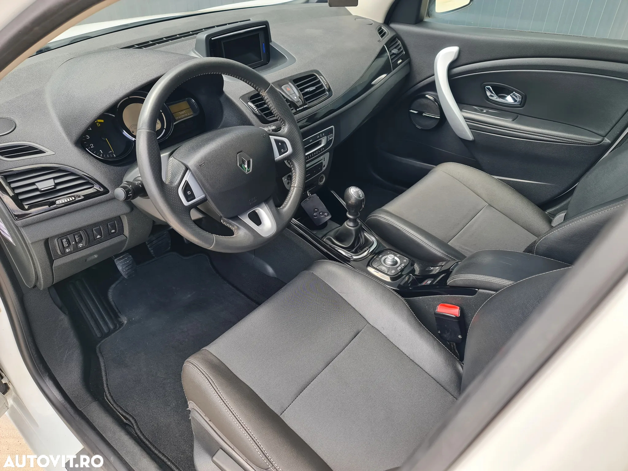 Renault Megane ENERGY dCi 110 Start & Stop Bose Edition - 14