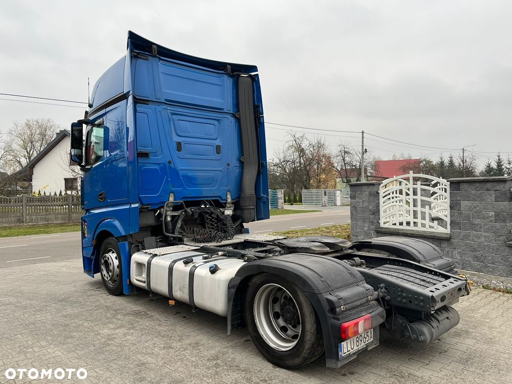 Mercedes-Benz 1845 - 9